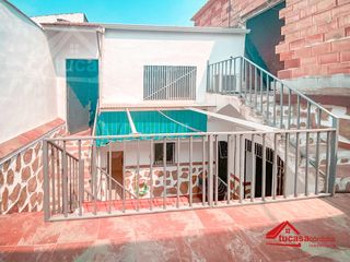 Wohngrundstück in Arroyo del Moro - Noreña. Casa con gran potencial en córdoba  zona noreña