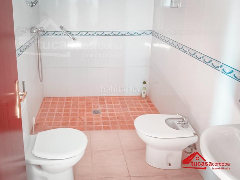 Foto ec4e3e5c-de21-4795-8218-7b9b8a08fd88. Casa en exclusiva casa adosada en esquina para reformar córdoba en Guadalcázar