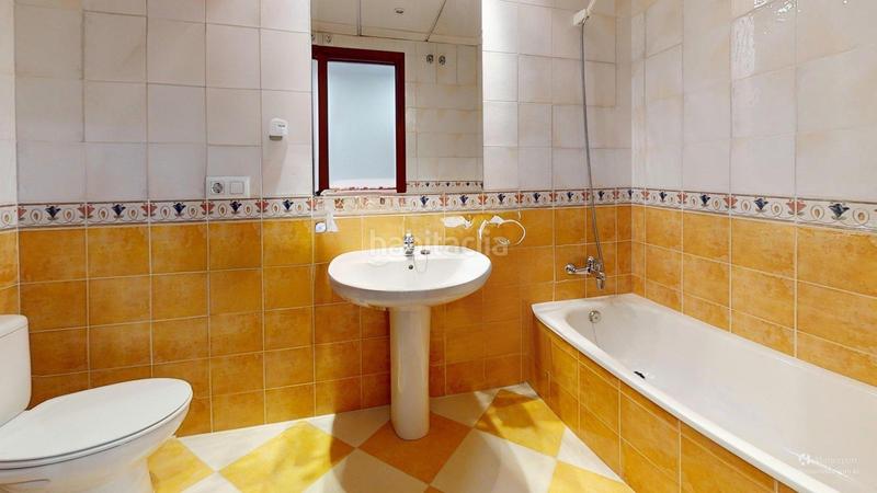 Foto 6a343178-c6a4-43cb-b546-45e3d183e168. Piso gran oportunidad en zona arroyo del moro, vivienda con piscina comunitaria, de 3 dormitorios, 2 baños, terraza, cochera y trastero en Córdoba