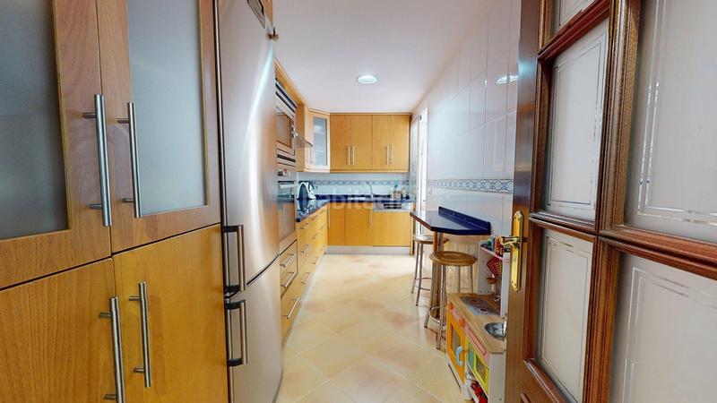 Foto ede3f354-b664-4111-a503-93795d6d2080. Piso gran oportunidad en zona arroyo del moro, vivienda con piscina comunitaria, de 3 dormitorios, 2 baños, terraza, cochera y trastero en Córdoba