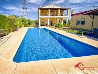 Mas à Alcolea. Casa con terreno en las quemadas, córdoba  oportunidad única