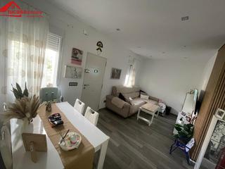 Casa a Campo de la Verdad - Miraflores. Casa luminosa con patio y azotea en campo de la verdad  zona baj
