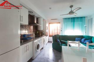 Pis a Sta. Marina - San Andrés - San Pablo - San Lorenzo. Piso reformado con terraza en avenida de barcelona, córdoba