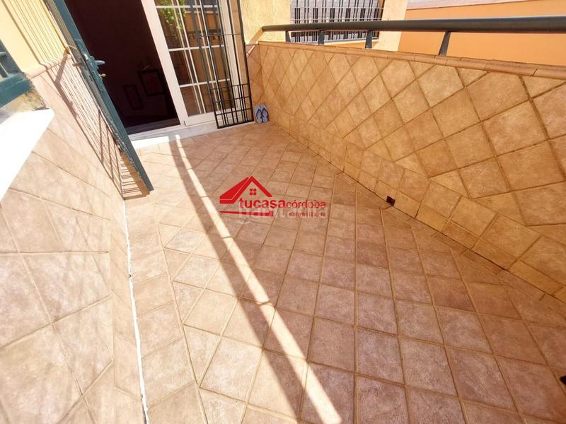 Foto 0eb1dfe5-8e47-4d88-b27b-83948dd89097. Haus mit parking in Ciudad Jardín - Zoco Córdoba