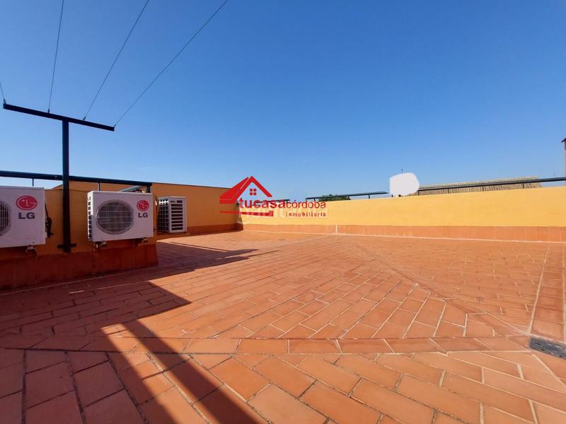 Foto 3b17fd38-3939-4456-80ef-e93f63667556. Haus mit parking in Ciudad Jardín - Zoco Córdoba