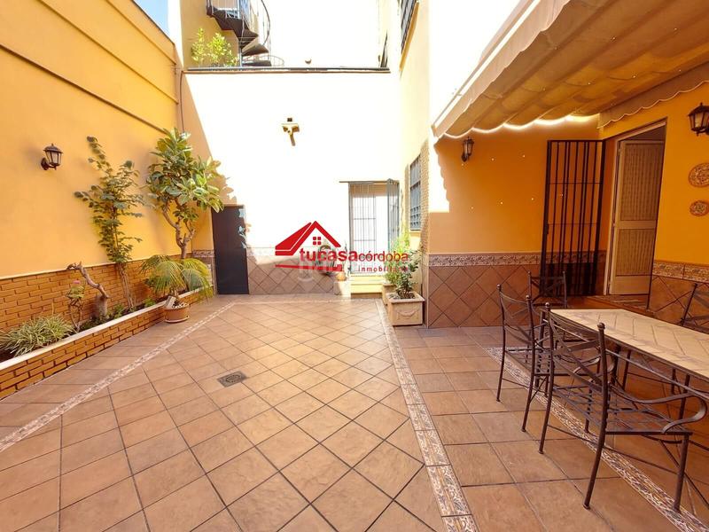 Foto dd944a7a-e1fa-4c4e-9288-aac0e371e5b5. Haus mit parking in Ciudad Jardín - Zoco Córdoba