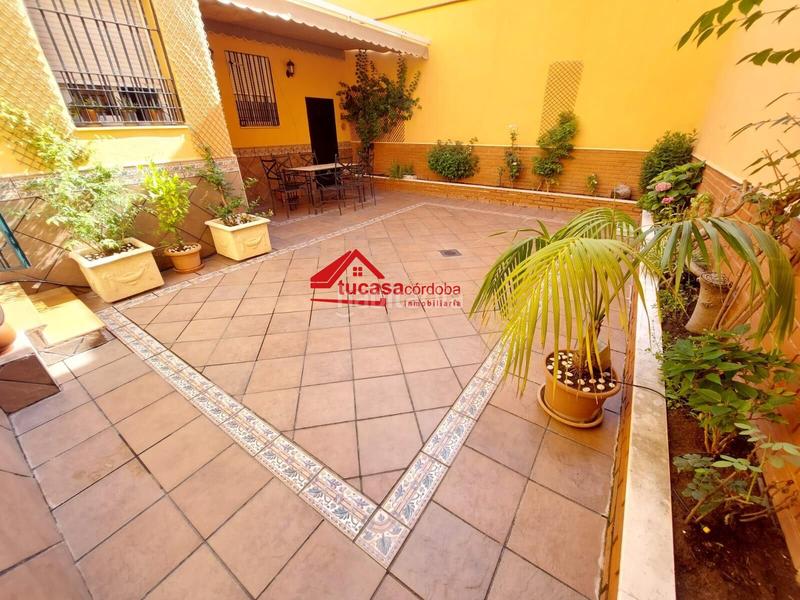 Foto e6d2c8bb-ef0d-4de5-bd35-86962985bd7d. Haus mit parking in Ciudad Jardín - Zoco Córdoba