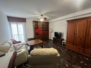 Appartement à Ciudad Jardín - Zoco. Pisazo en ciudad jardín con orientación sur  amplio, luminoso y