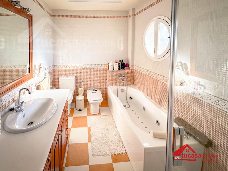 Foto 1d42d70a-b63e-44a3-aef1-39d1bb44add2. Chalet mit heizung parking pool in El Brillante -El Naranjo - El Tablero Córdoba