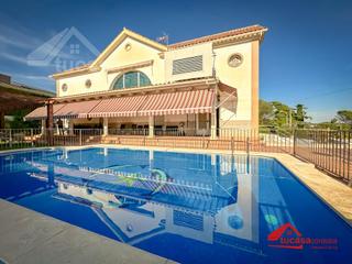 Chalet in El Brillante -El Naranjo - El Tablero. Chalet de lujo en sansueña  exclusividad, diseño y privacidad en