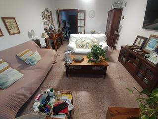 Piso en Ollerías - San Cayetano. Vive en santa rosa piso luminoso con patio y urbanización privad