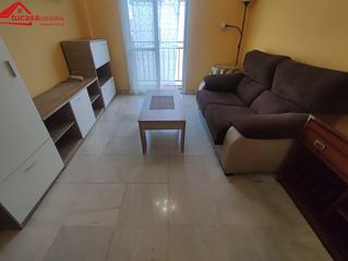 Piso en Santa Rosa - Valdeolleros. Piso en valdeolleros, córdoba  con terraza, ascensor y listo par