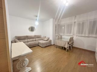 Appartement à Ciudad Jardín - Zoco. Pisazo en excelente estado con piscina y zonas verdes en nuevo z
