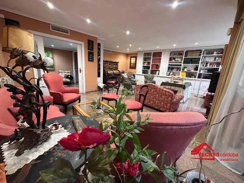 Foto e0cbe76a-9097-4be1-bec8-5b98dcdd7661. Flat with parking in Centro Córdoba