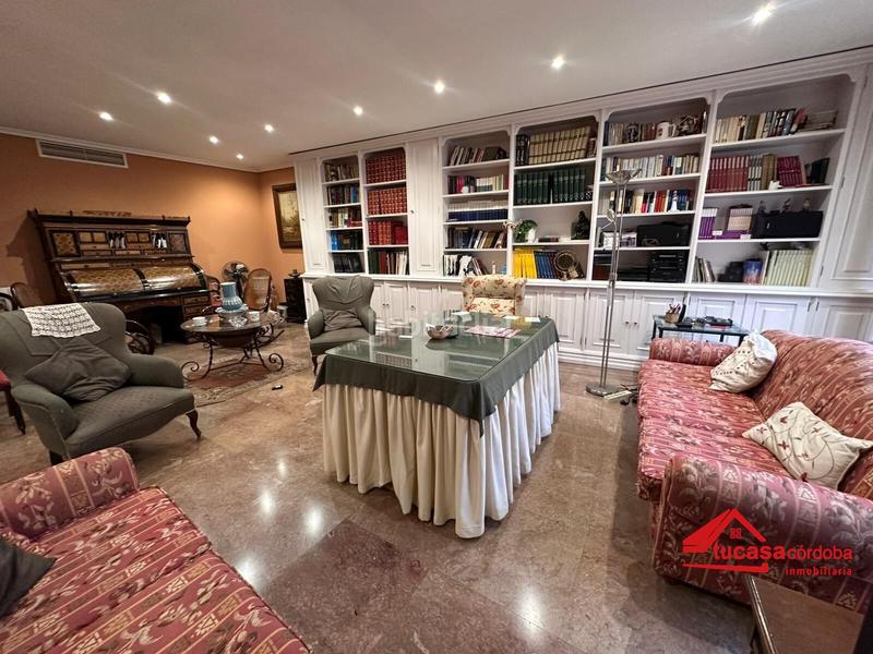 Foto e580fa6b-c0a0-4e43-8ed6-2c63c5f9f668. Flat with parking in Centro Córdoba