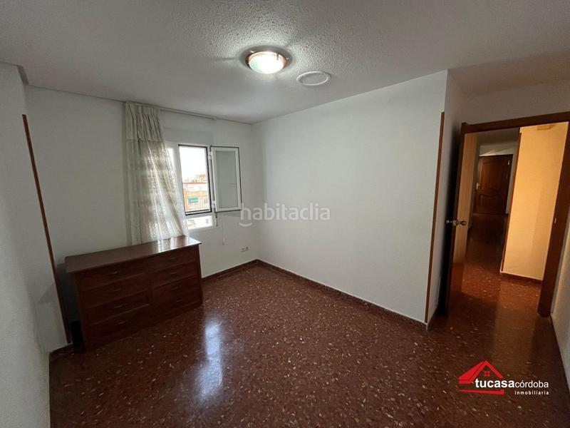 Foto c0e0a99b-d487-40a0-8440-b22fb473c081. Appartamento con parcheggio in Ciudad Jardín - Zoco Córdoba