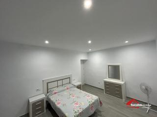 Casa in Lopera. Vivienda exclusiva en lopera casa con cochera, patio y todas las