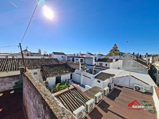 Piso en Sta. Marina - San Andrés - San Pablo - San Lorenzo. Piso con azotea privada en san agustín, ideal para reformar a tu