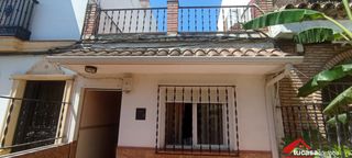 Casa a schiera in Huerta de la Reina - Trassierra. Exclusiva en colonia de la paz  casa con patio, azotea y 2 trast