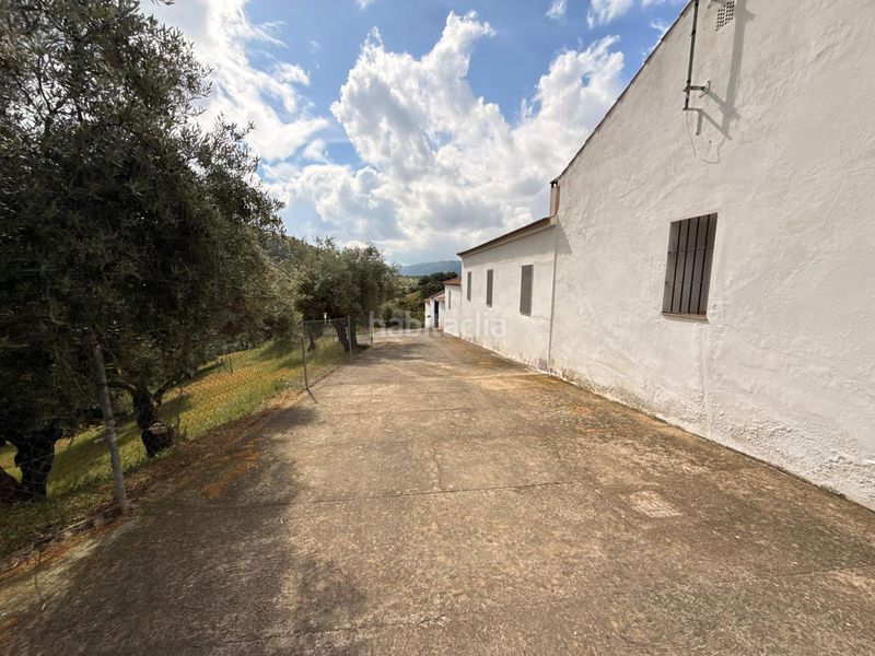 Foto 4d48deed-de8e-4692-83c6-d05b4b69b657. Masia amb aparcament a Obejo
