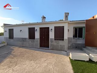 Terreno residenziale in Fernán - Núñez. Finca urbana de 600 m2 en fernán núñez  2 viviendas independient