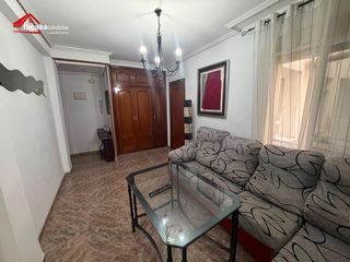 Appartement à Sector Sur. Piso con ascensor y terraza en el sector sur zona baja  3 dormit