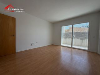 Planta baixa a Poniente-Norte - Miralbaida - Parque Azahara. Sin honorarios de inmobiliaria! excelente planta baja con terraz