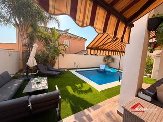Casa pareada en Paraíso Arenal - La Colina. Exclusivo chalet pareado en paraiso arenal, con piscina, porche