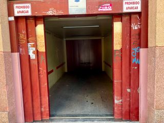 Aparcament cotxe  Calle calle álvaro paulo. Plaza de garaje en av. barcelona