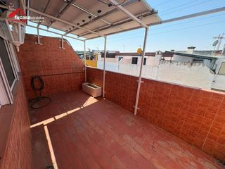 Haus in Poniente-Norte - Miralbaida - Parque Azahara. Casa independiente con piscina privada y placas fotovoltaicas  s