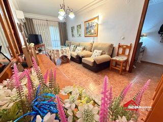 Piso en Santa Rosa - Valdeolleros. Vivienda de 3 dormitorios con terraza en santa rosavaldeolleros