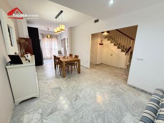 Reihenhaus in Poniente-Norte - Miralbaida - Parque Azahara. Espectacular adosado de 215 m2 con 6 dormitorios en san rafael d