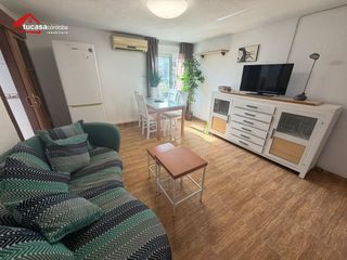 Flat in Sector Sur. Luminoso piso exterior de 3 dormitorios con terraza en avenida d