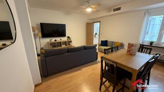 Flat in Ciudad Jardín - Zoco. Amplia vivienda de 96 m2 con 3 dormitorios dobles y 2 baños en c