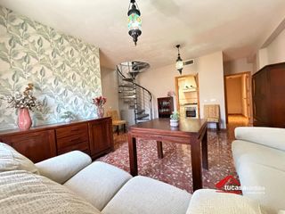 Duplex in Villafranca de Córdoba. Piso dúplex en villafranca de córdoba con amplia terraza y pisci