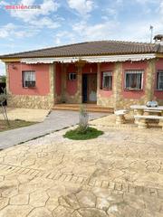 Xalet a El Higuerón. Parcela de 700 m2 , con 2 casas equipadas de cocina , habitacion