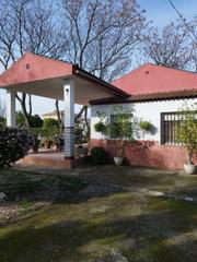 Casa a El Higuerón. Parcela en zona camino viejo de almodovar con piscina y terreno