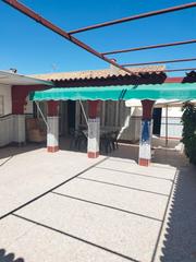 Casa  Calle compositor gómez návarro. Excelente casa electromecanica!!!