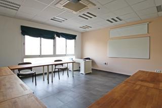 Rent Office space in Avenida de las lonjas 64. Tu oficina con la mejor ubicación