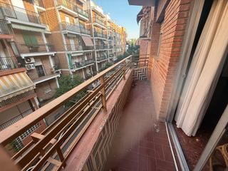 Lloguer Pis a Ciudad Jardín - Zoco. Piso de alquiler para estudiantes junto a hotel oxidado | desde