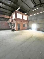 Nau industrial a Santa Rosa - Valdeolleros. Nave industrial de procedencia bancaria