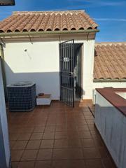 Casa adossada  Don teodomiro. Gran casa en venta en la zona de caero con stano, patio , 2 pl