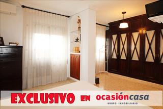 Location Appartement à Viñuela - Rescatado. Amplio piso haciendo esquina a un paso de la avda. barcelona