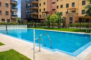 Pis a Ciudad Jardín - Zoco. Planta baja con patio de 34 m2 en nuevo zoco | renta libre año 2