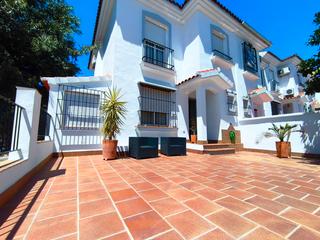 Casa aparellada  Calle anís triunfante 33