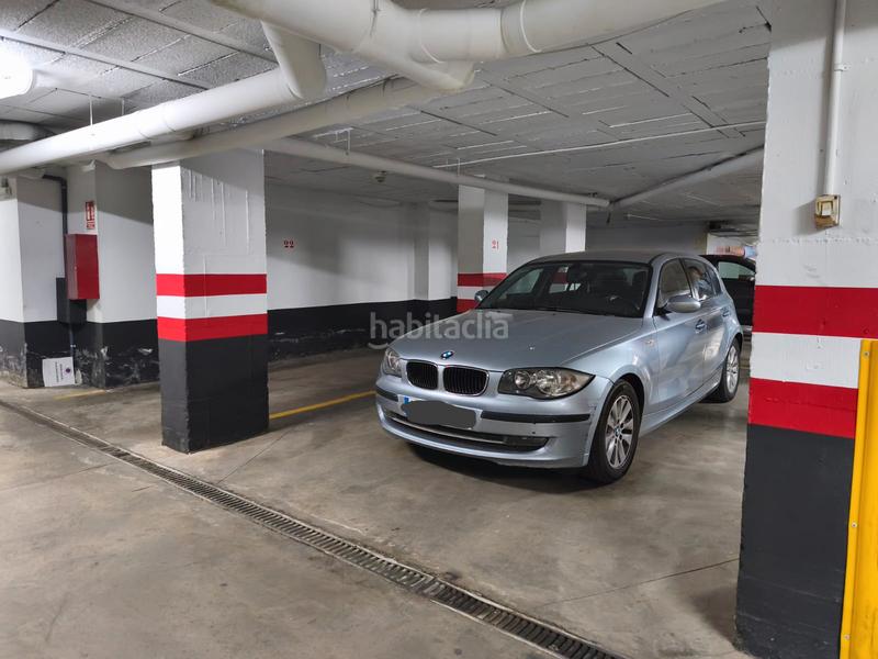 Foto 16ed3be5-b968-4347-8280-e782524b8fcf. Parking coche en calle periodista ramón resa 6 en Sevilla