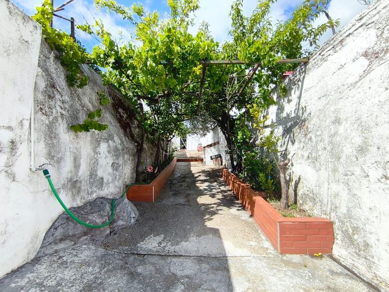 Foto dfefa75f-4dc3-45a2-9ff4-3f34a3b23a33. Casa a calle de velarde 52 a Cazalla de la Sierra