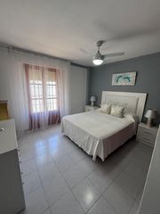 Appartamento in Vejer. Piso en venta en nueva zona, 3 dormitorios.