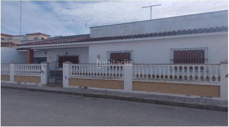 Foto 29671b8d-baae-4cb9-bf2b-c68743c90103. Casa con parcheggio in Estación de Autobuses Chipiona