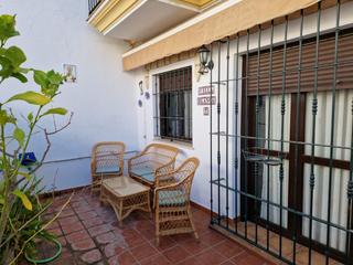 Location Rez-de-chaussée à Puerto Deportivo. Bonita planta baja con terreza delantera